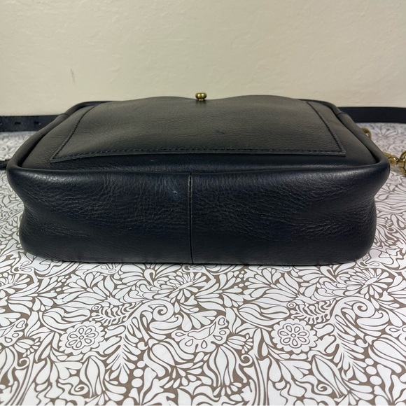 Madewell The Transport Camera Bag - Picture 5 of 13